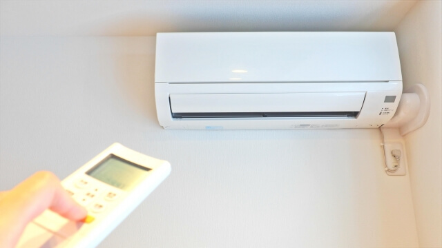 エアコンの臭いは30度で暖房運転するととれるのか紹介します